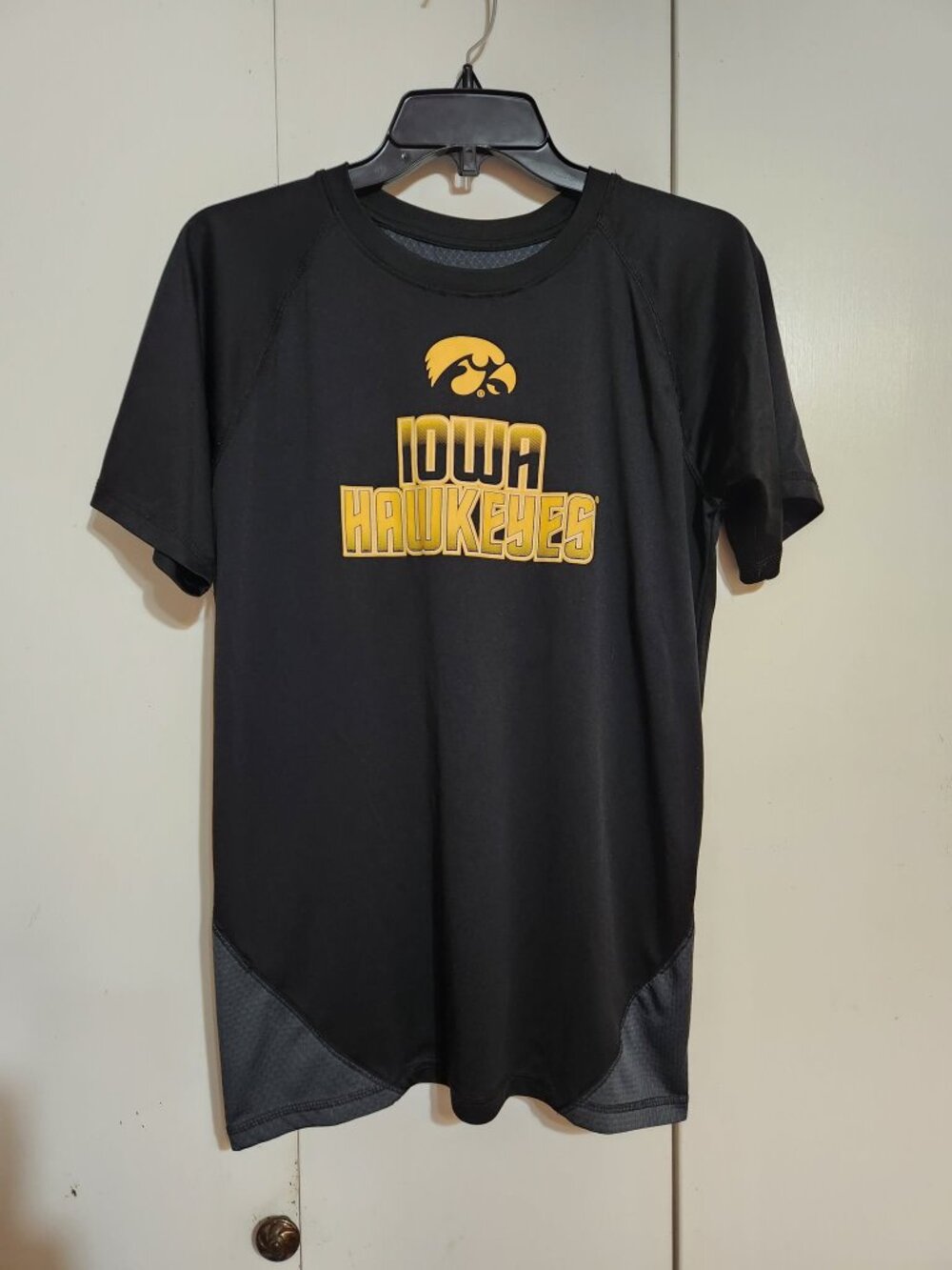 Iowa Hawkeyes T Shirt Youth XL 16/18 Black Knights Apparel Rivalry Threads